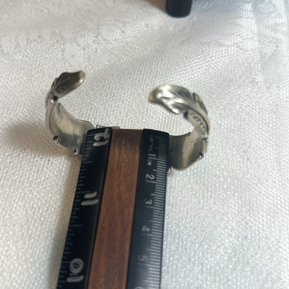 Robert Kelly Navajo Indian feather cuff bangle bracelet silver - Picture 9 of 9